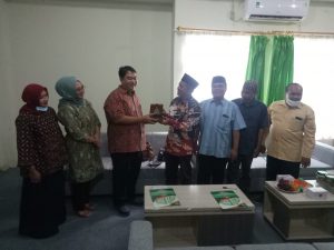 Fakultas Ekonomi dan Bisnis Islam (FEBI) IAIN Surakarta berkunjung ke Fakultas Syariah dan Ekonomi Islam (FSEI) IAIN Syekh Nurjati Cirebon